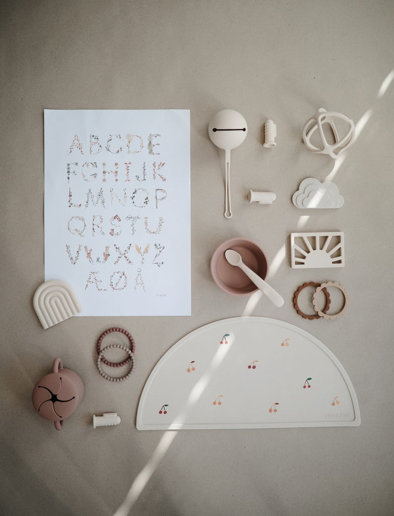 Paddington-Store-Mushie-Alphabet Floral Poster – A3
