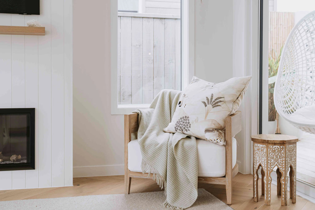 Martinis Moss Throw