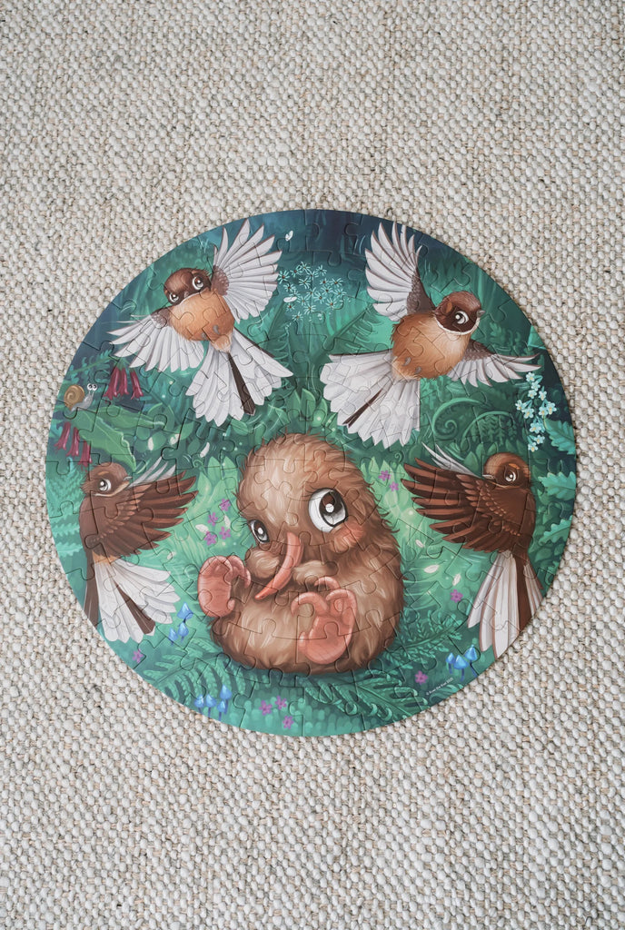 Fantail Flurry - 100 Piece Round Puzzle