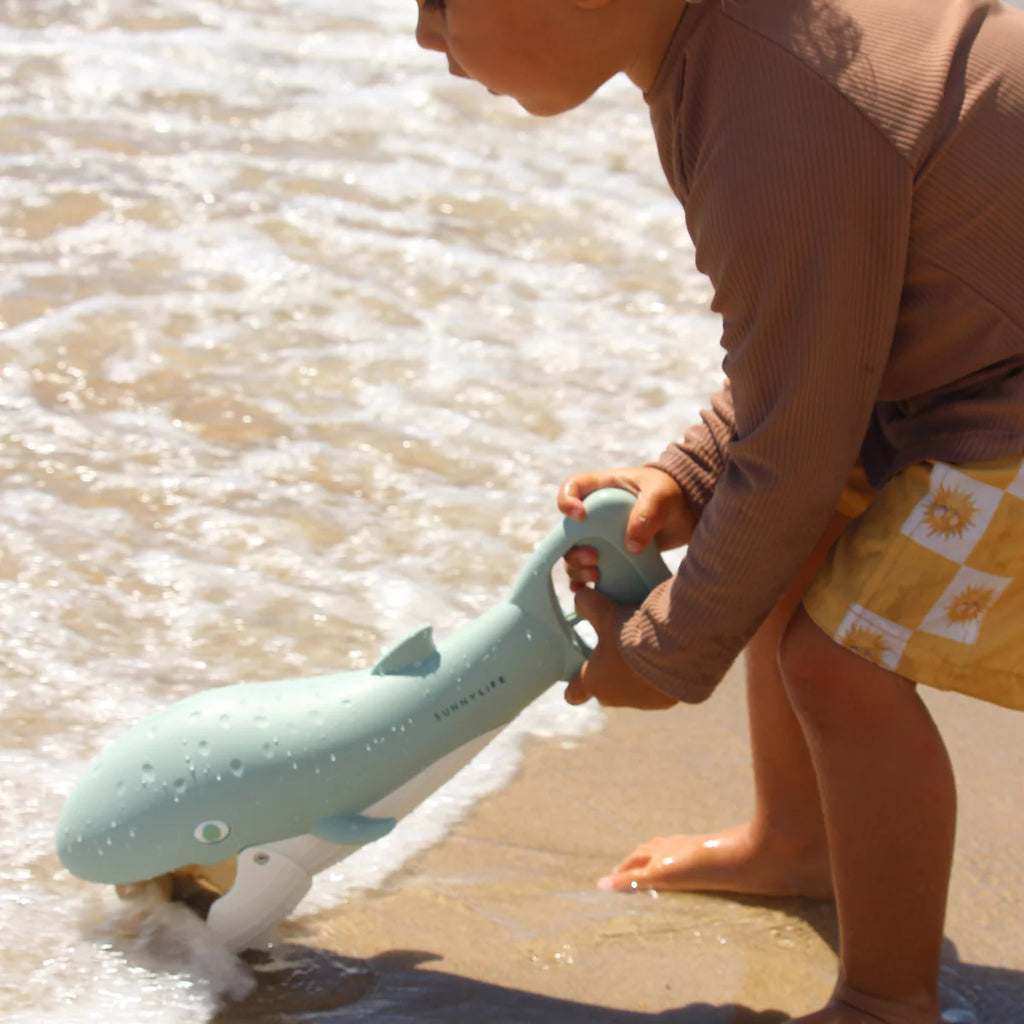 Sand Claws - Green Whale