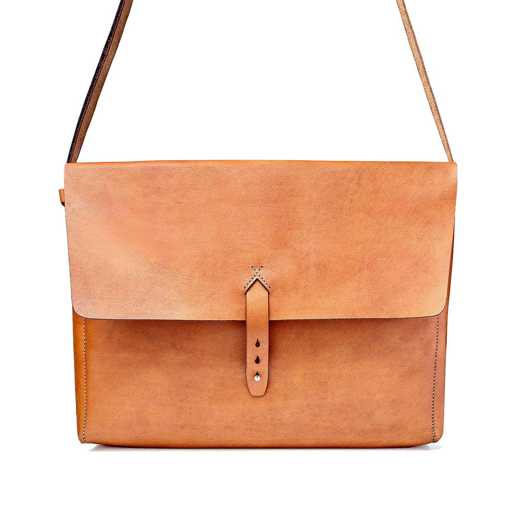 Paddington-Store-the-loyal-workshop-ethical-leather-nelson-messenger-bag-01_1024x1024@2x
