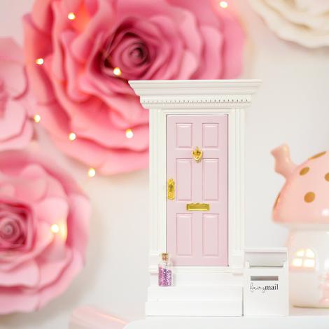 Paddington-store-Fairy-door-Pink_Marshmallow_set-up