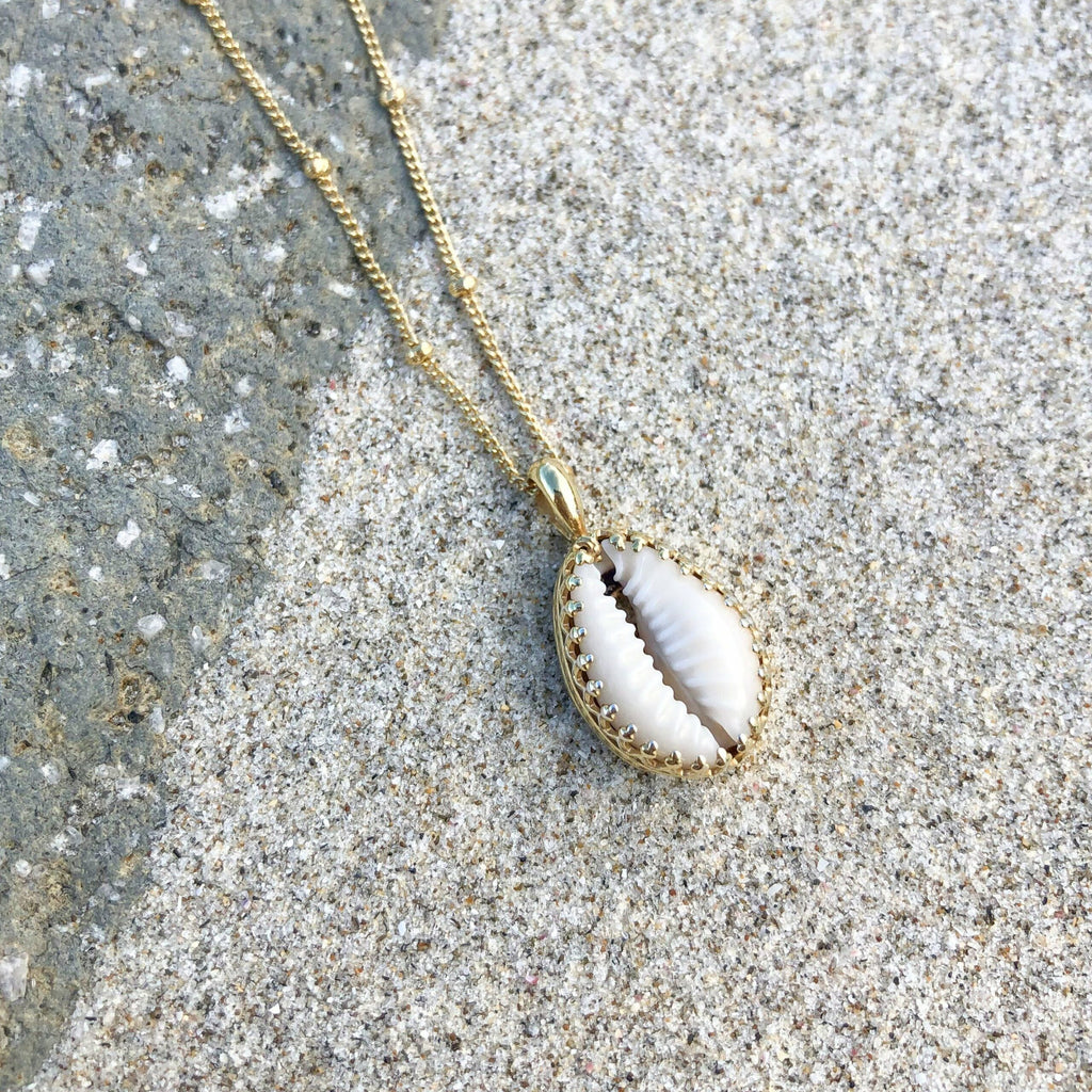 Pandawa Cowrie Shell Necklace Gold 1